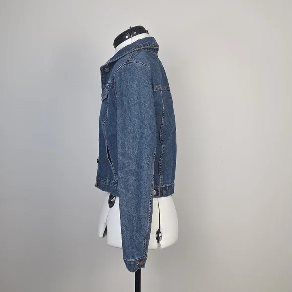 Vintage Women’s Classic Blue Denim Jacket – Made in Canada – Size S - Picture 5 of 9